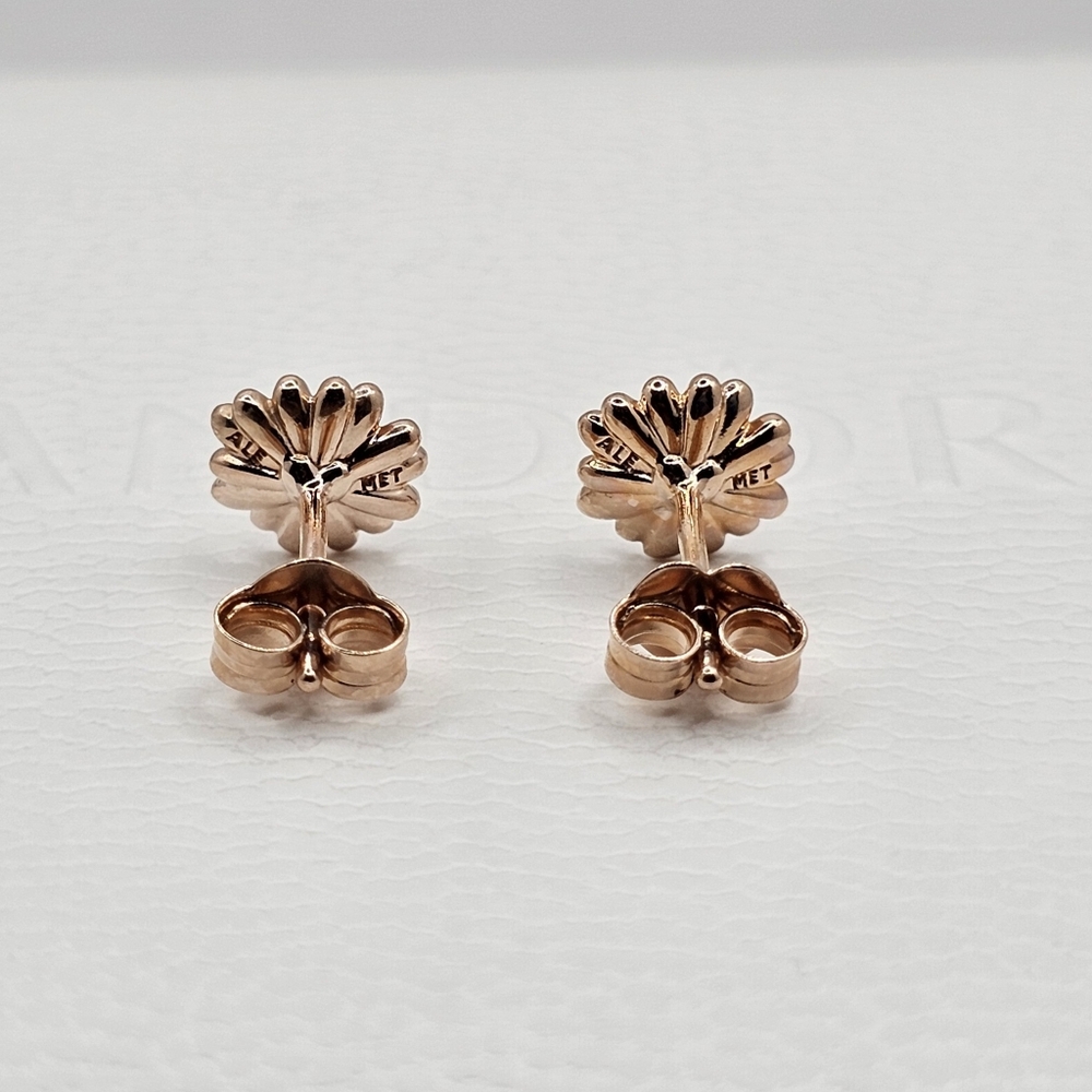 🌸Authentic Pandora ROSE DAISY STUD EARRINGS - Picture 5 of 5